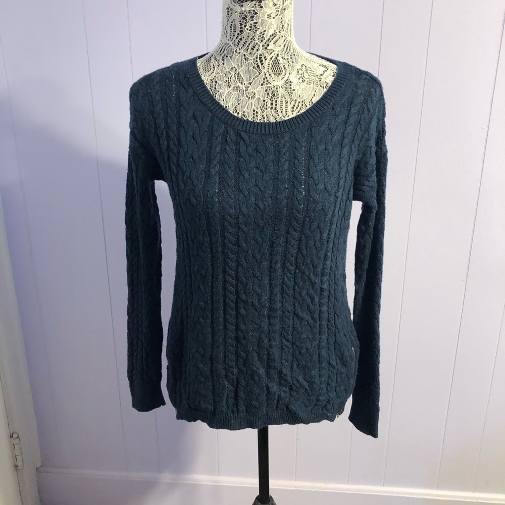 American eagle navy blue sweater